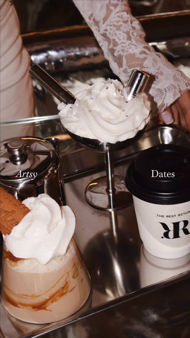 Kawa z pianką — beauty cafe